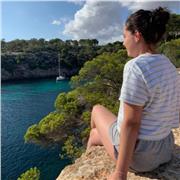 Soy estudiante del Grado en Ingeniería Electrónica Industrial y Automática, con vocación por la enseñanza.